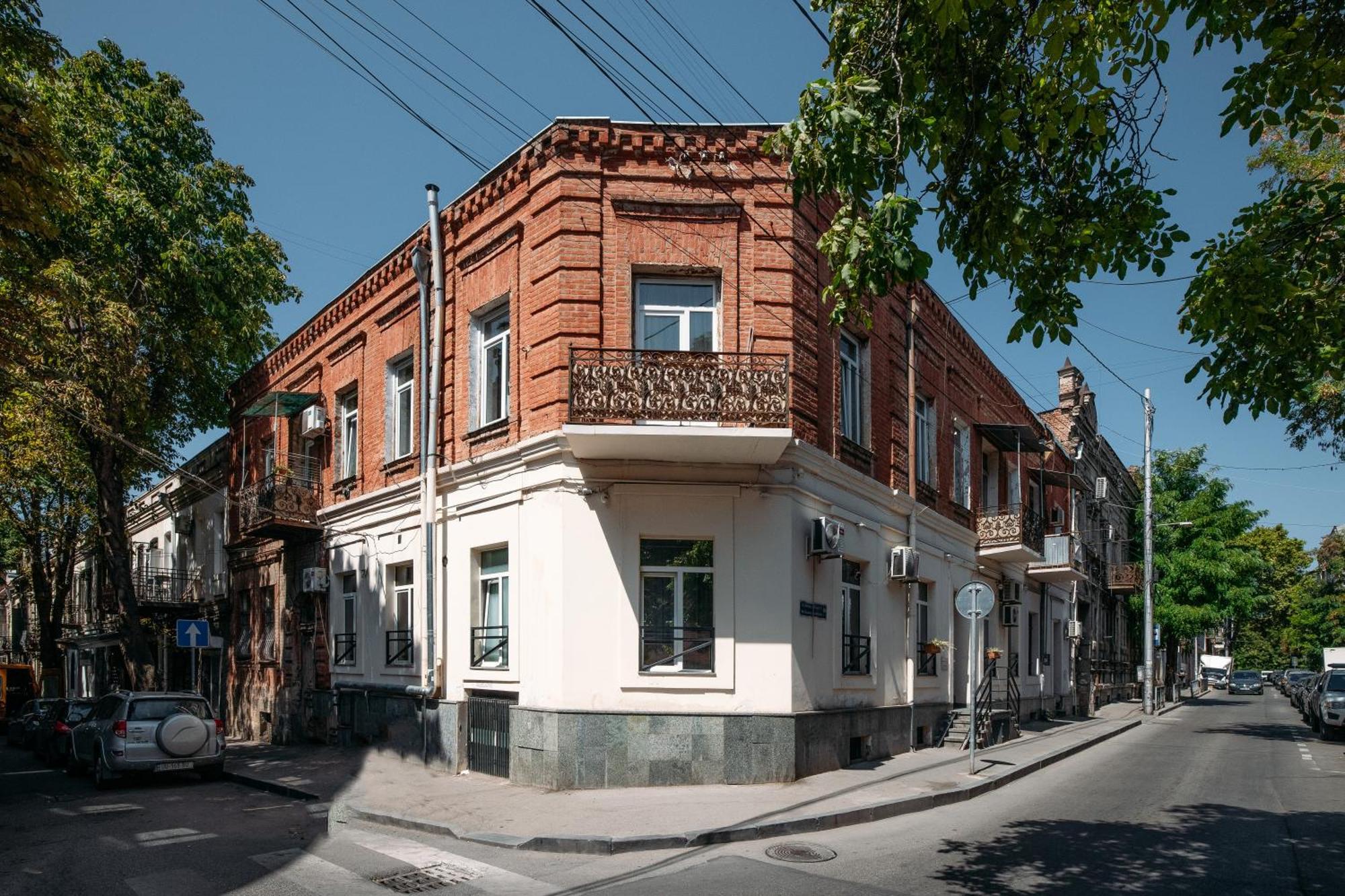 Apart Hotel Console Тбилиси Экстерьер фото