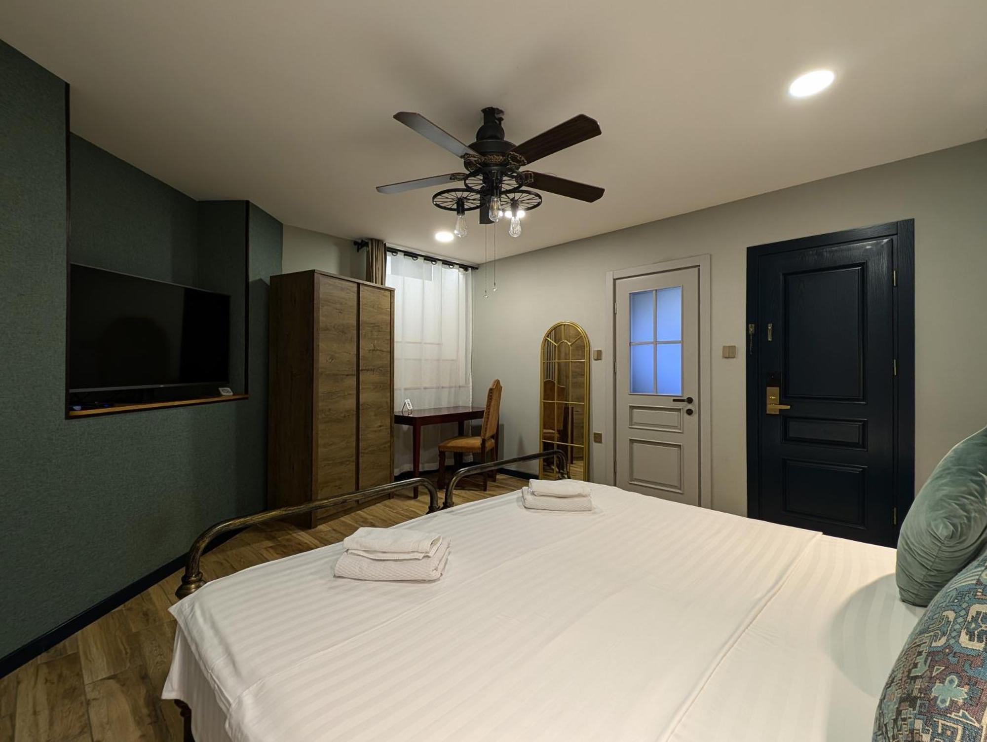 Apart Hotel Console Тбилиси Экстерьер фото